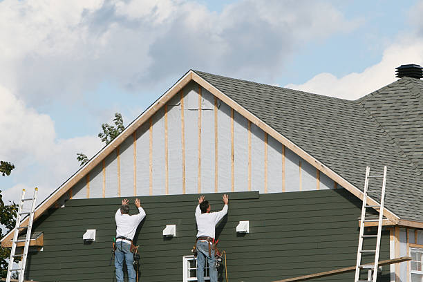 Professional Siding technician working in Goldsboro, NC